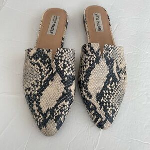 Steve Madden Black and Cream Snake Pattern Mules